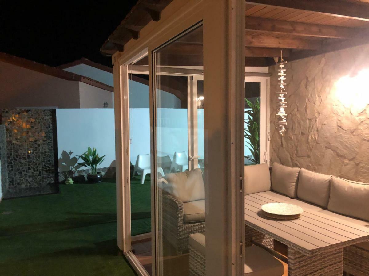 Villa CarpeDiem Tarajalejo con Jacuzzi Exterior foto