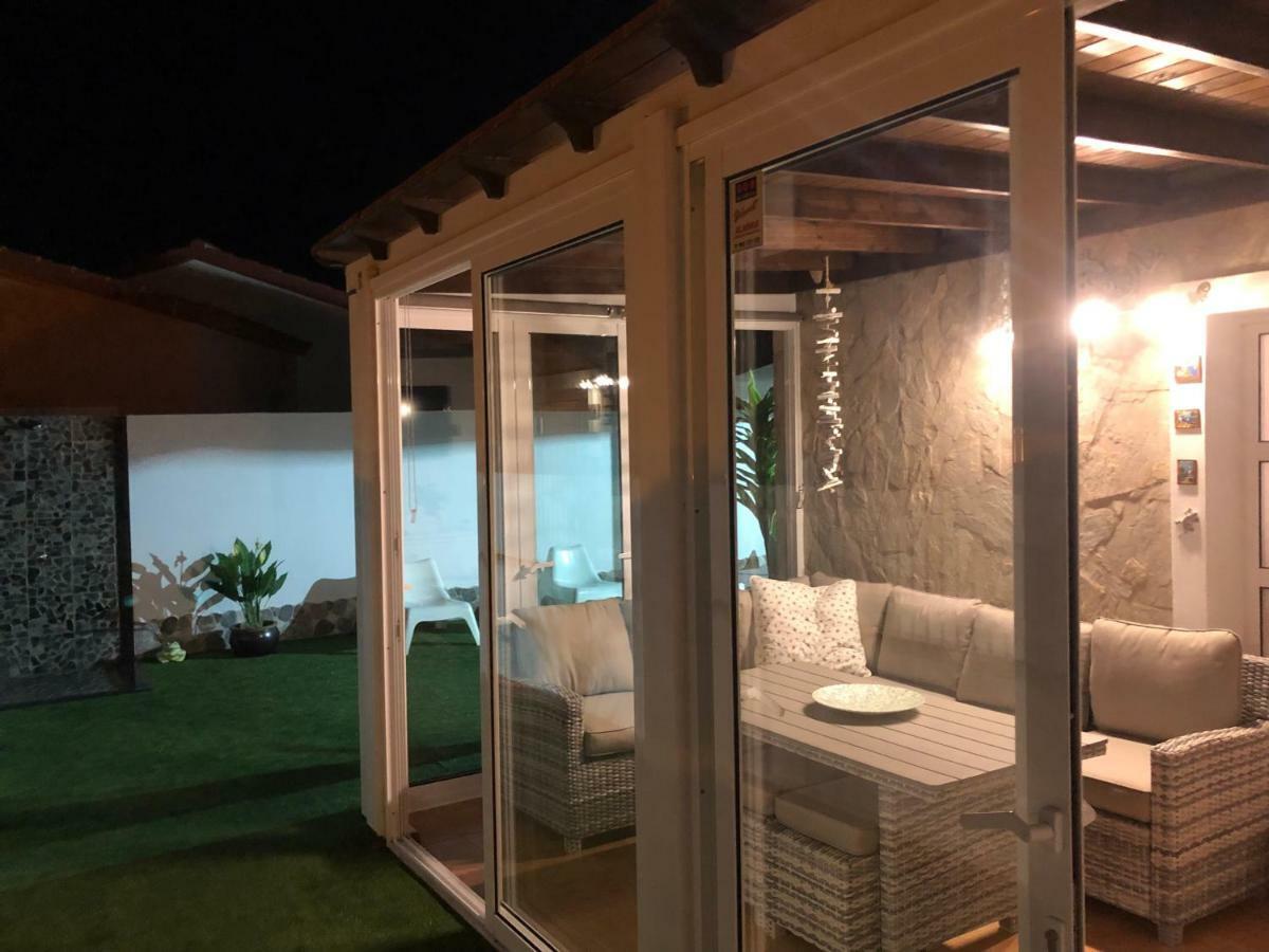 Villa CarpeDiem Tarajalejo con Jacuzzi Exterior foto