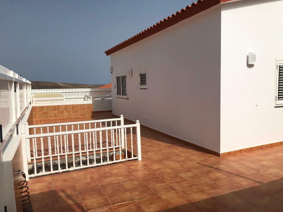 Villa CarpeDiem Tarajalejo con Jacuzzi Exterior foto